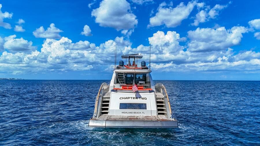 2010 Lazzara Yachts LSX 92