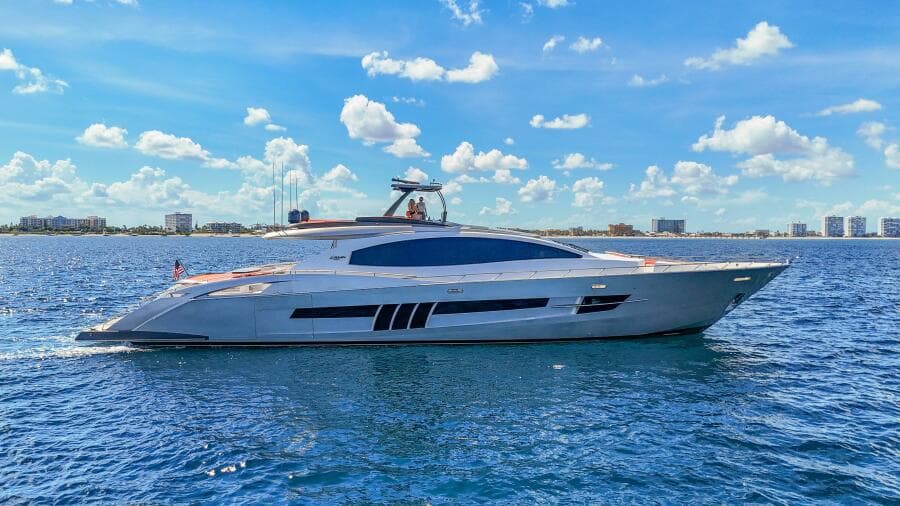 2010 Lazzara Yachts LSX 92