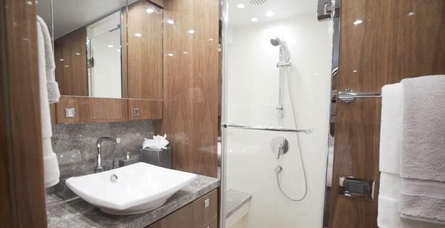 2017 Hargrave Raised Pilothouse