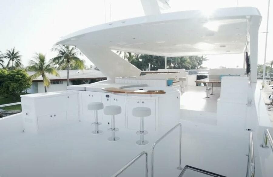 2017 Hargrave Raised Pilothouse