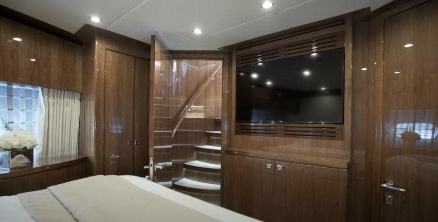 2017 Hargrave Raised Pilothouse