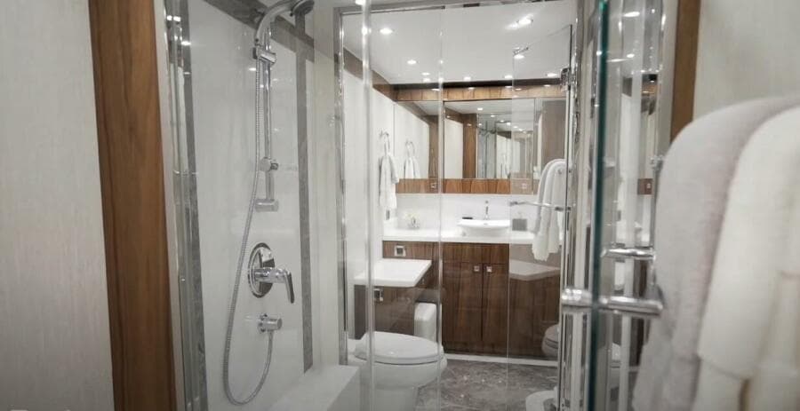 2017 Hargrave Raised Pilothouse