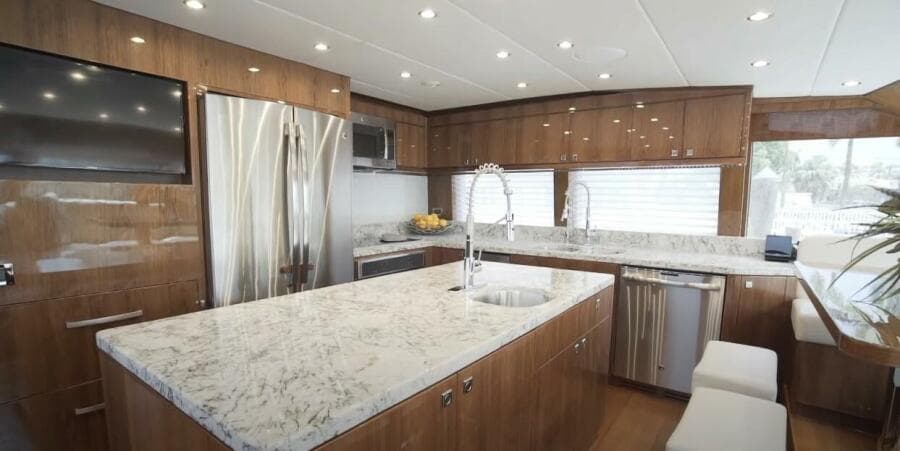 2017 Hargrave Raised Pilothouse