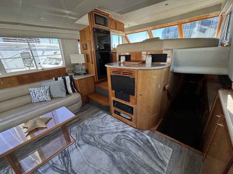 2004 Navigator 4400 pilot house