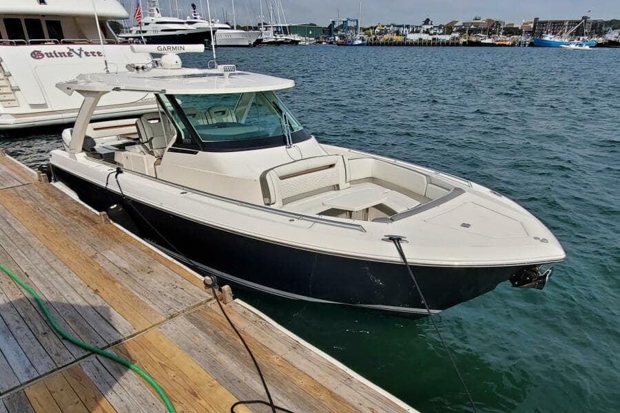 2021 Tiara Yachts 38 LS