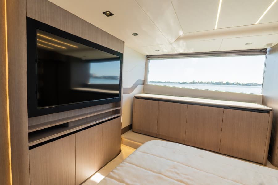 2024 Galeon 560 FLY
