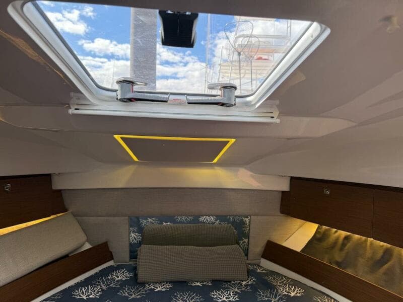 2021 Jeanneau NC 895