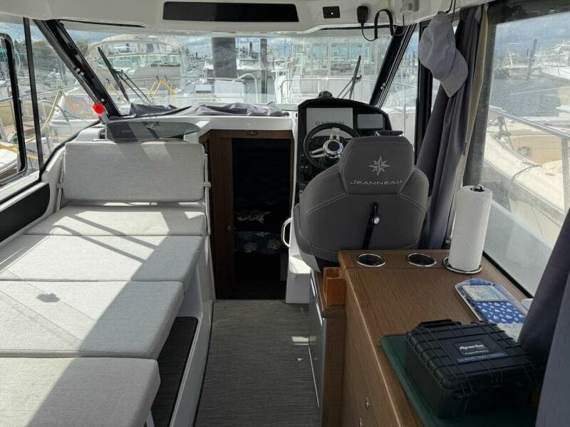 2021 Jeanneau NC 895