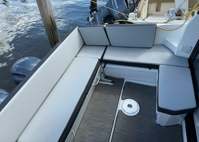 2021 Jeanneau NC 895