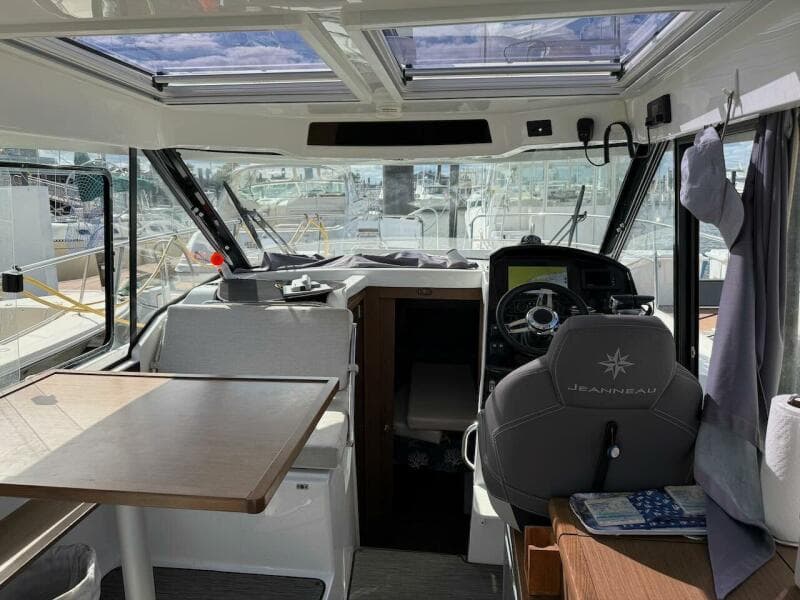 2021 Jeanneau NC 895