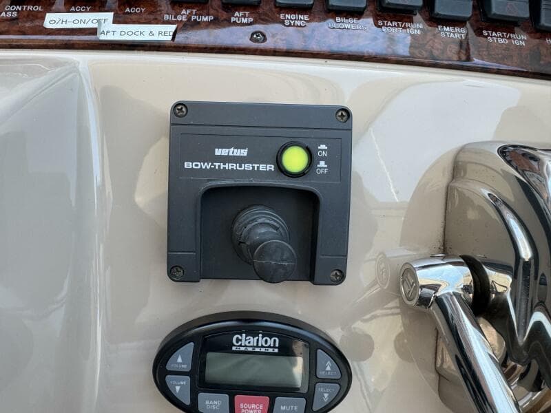 2004 Sea Ray 390 Motor Yacht