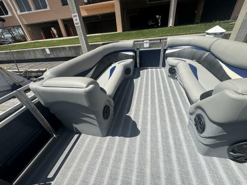 2021 Leisure Kraft Prestige 2635 LX Tri-Toon