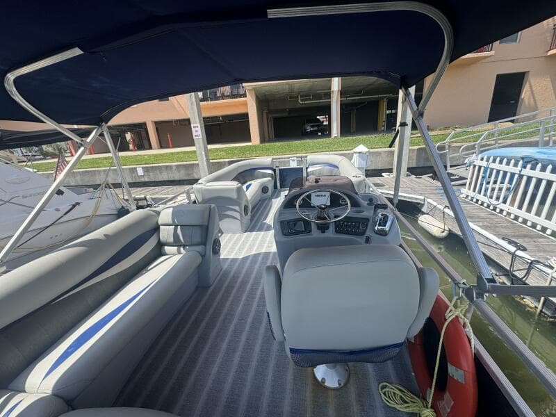 2021 Leisure Kraft Prestige 2635 LX Tri-Toon