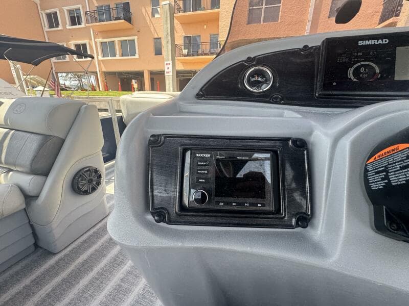 2021 Leisure Kraft Prestige 2635 LX Tri-Toon