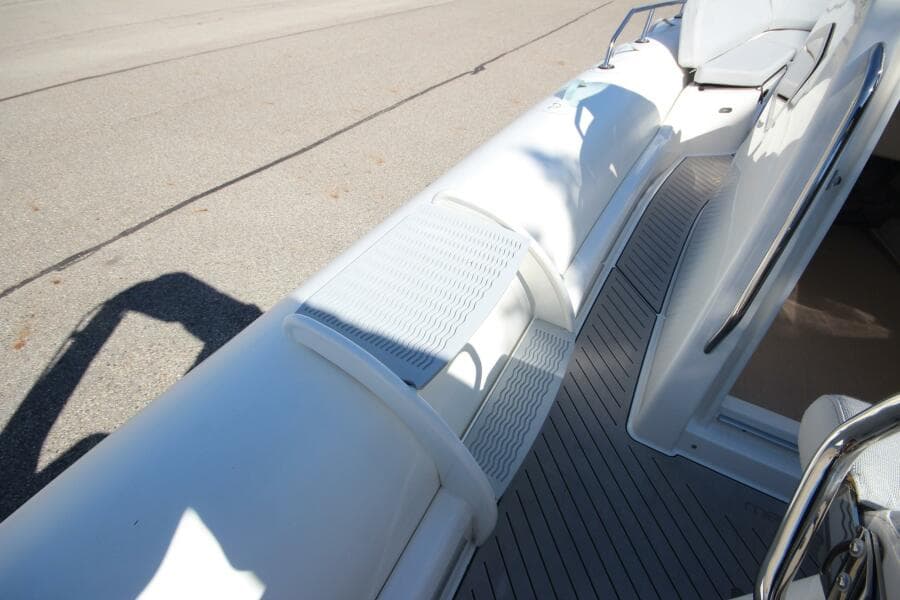 2024 Zodiac Medline 9 NEO