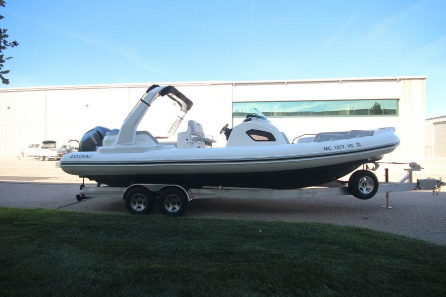 2024 Zodiac Medline 9 NEO