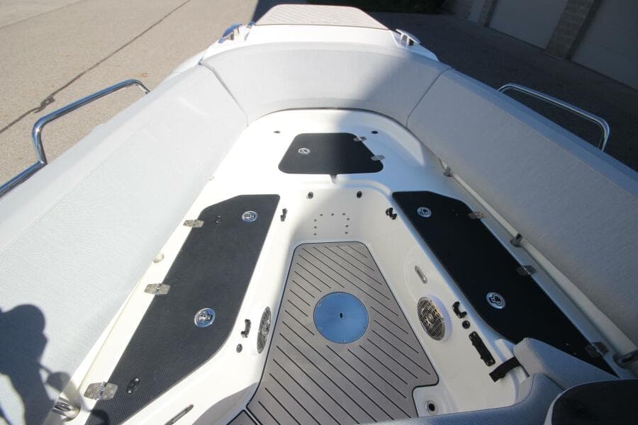 2024 Zodiac Medline 9 NEO