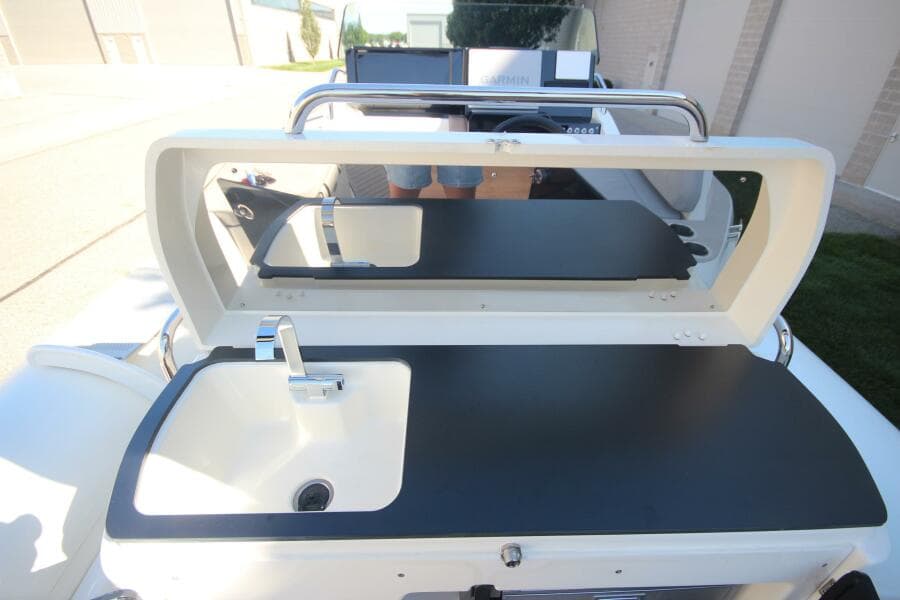 2024 Zodiac Medline 9 NEO