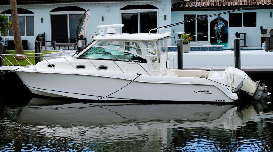 2017 Boston Whaler 345 Conquest