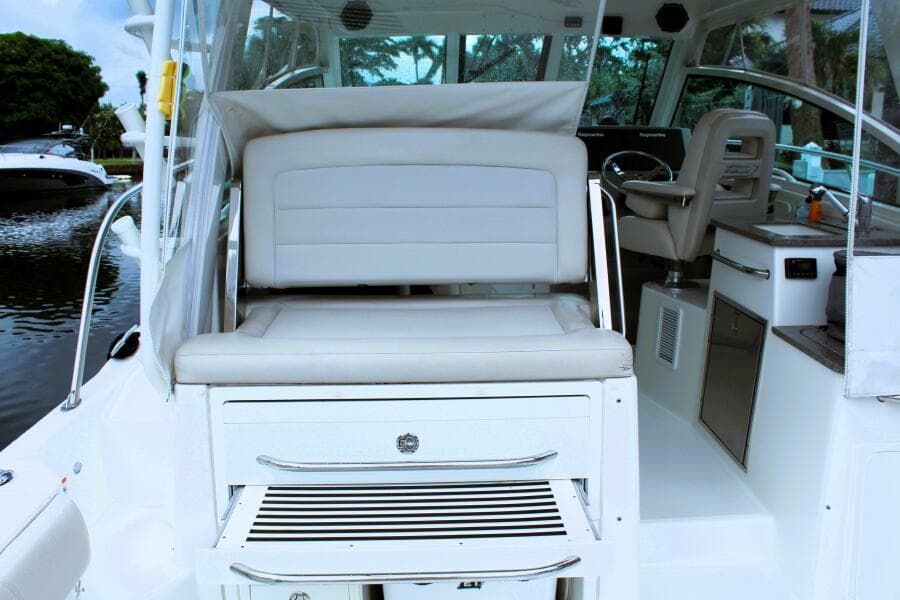 2017 Boston Whaler 345 Conquest