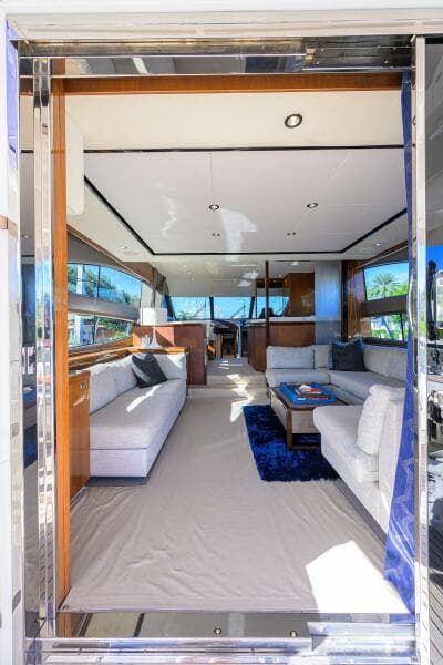 2016 Princess F64