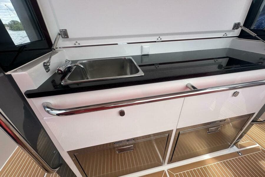 2025 Nimbus Tender 11