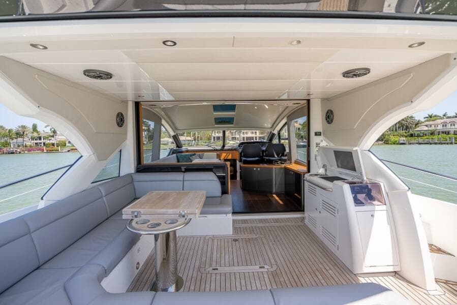 2018 Sunseeker Predator 57