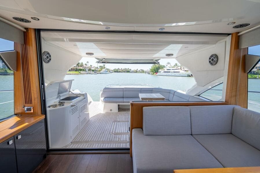 2018 Sunseeker Predator 57