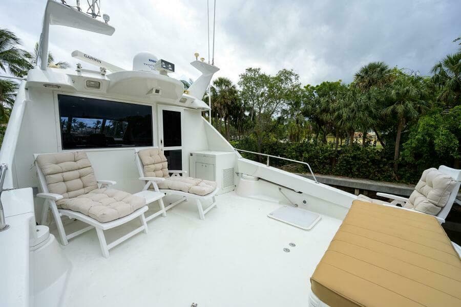 Lazzara 80 LOST TEXAN - Skylounge Aft Deck