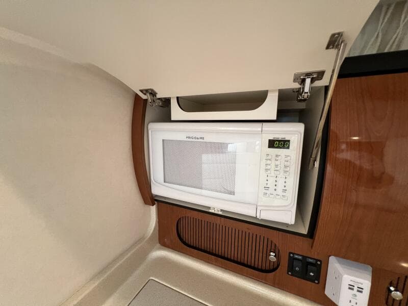 2002 Sea Ray 360 Sundancer Galley Convection Microwave