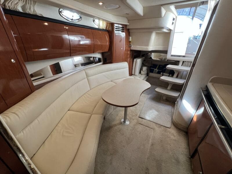 2002 Sea Ray 360 Sundancer Salon looking Aft