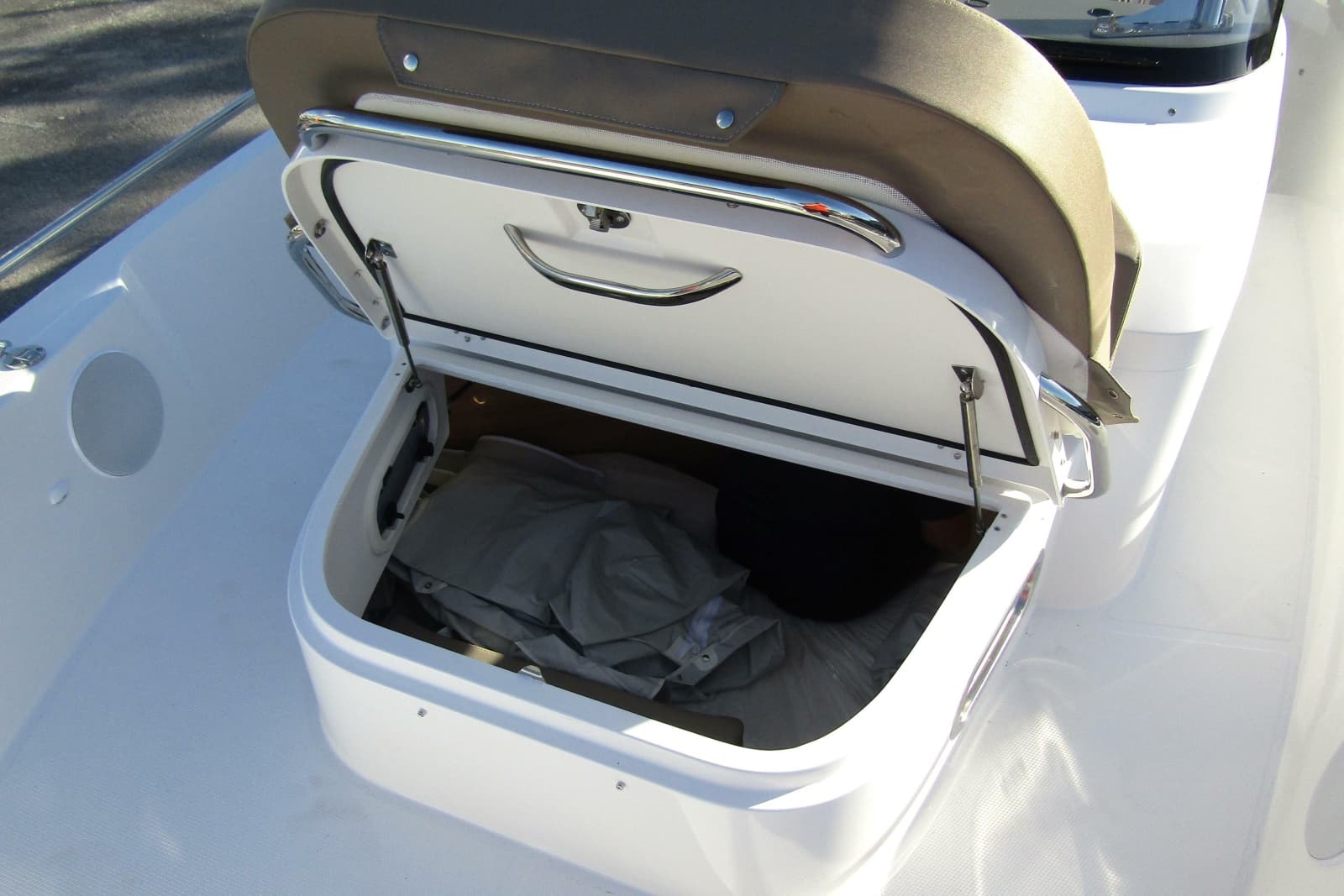 2025 Nimbus Tender 9