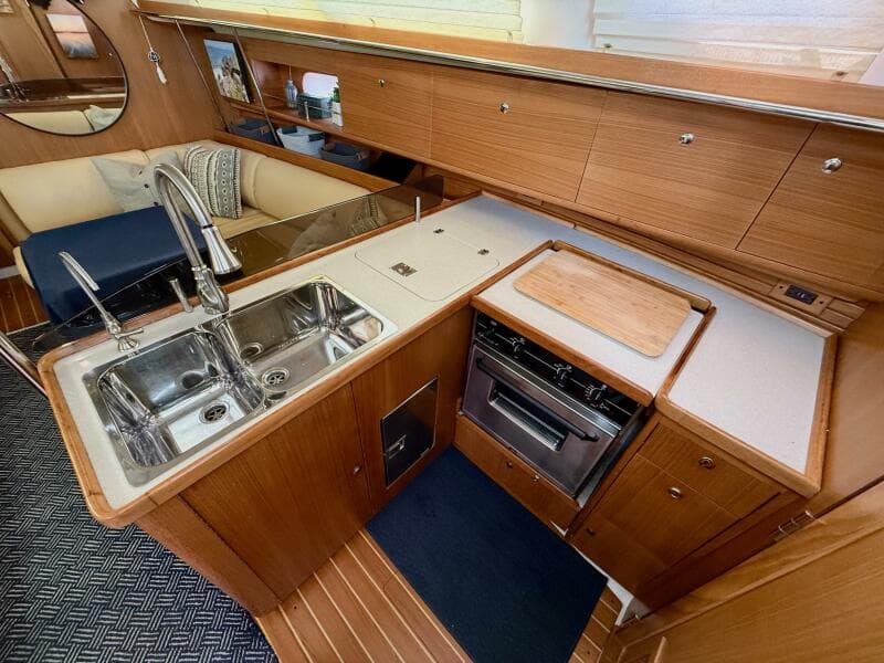 2011 Catalina 355