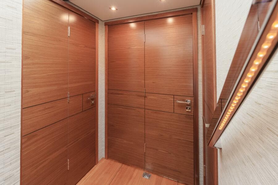 2017 Tiara Yachts C53 Coupe