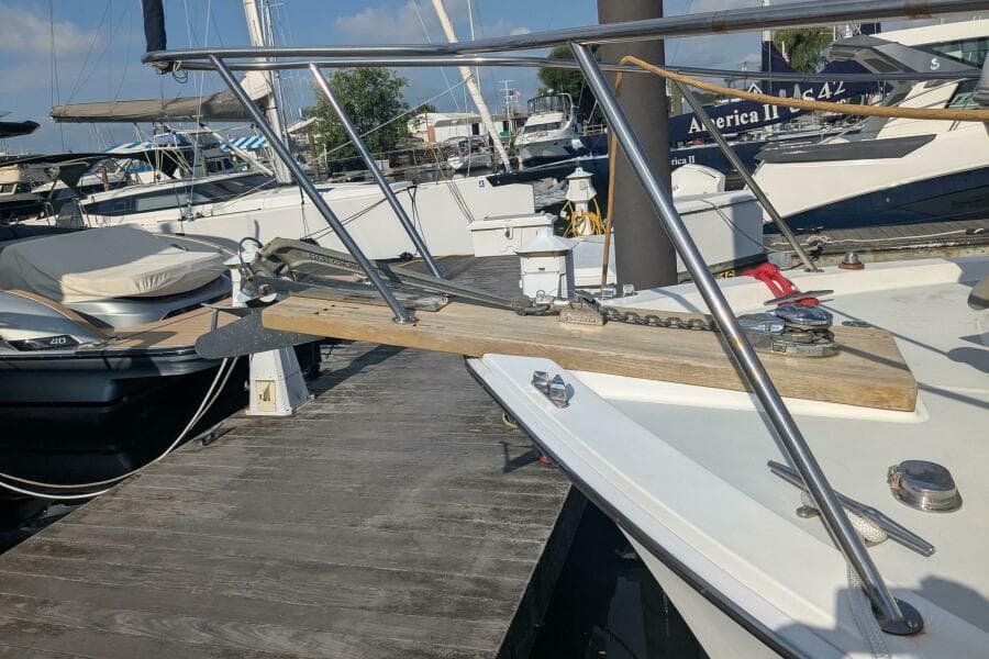 1988 Cape Dory 36 Flybridge Sedan Fast Trawler