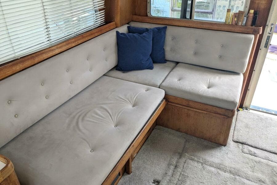 1988 Cape Dory 36 Flybridge Sedan Fast Trawler