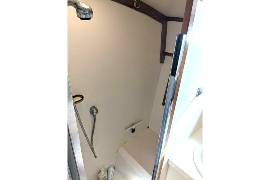 1988 Cape Dory 36 Flybridge Sedan Fast Trawler