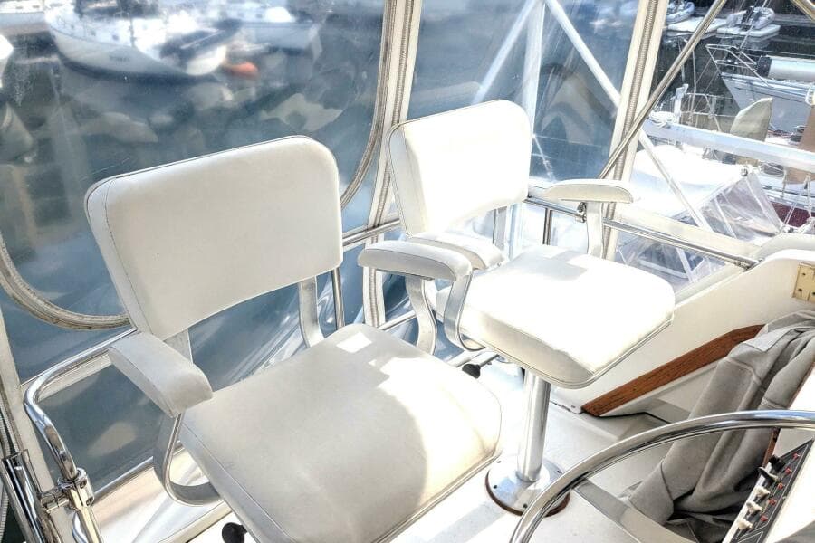 1988 Cape Dory 36 Flybridge Sedan Fast Trawler