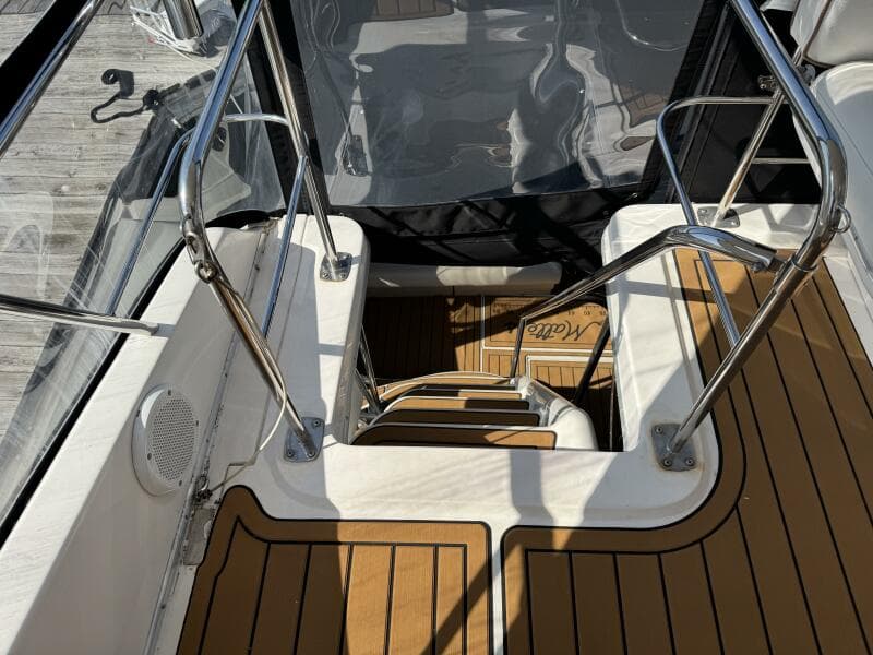 1998 Sea Ray 550 Sedan Bridge