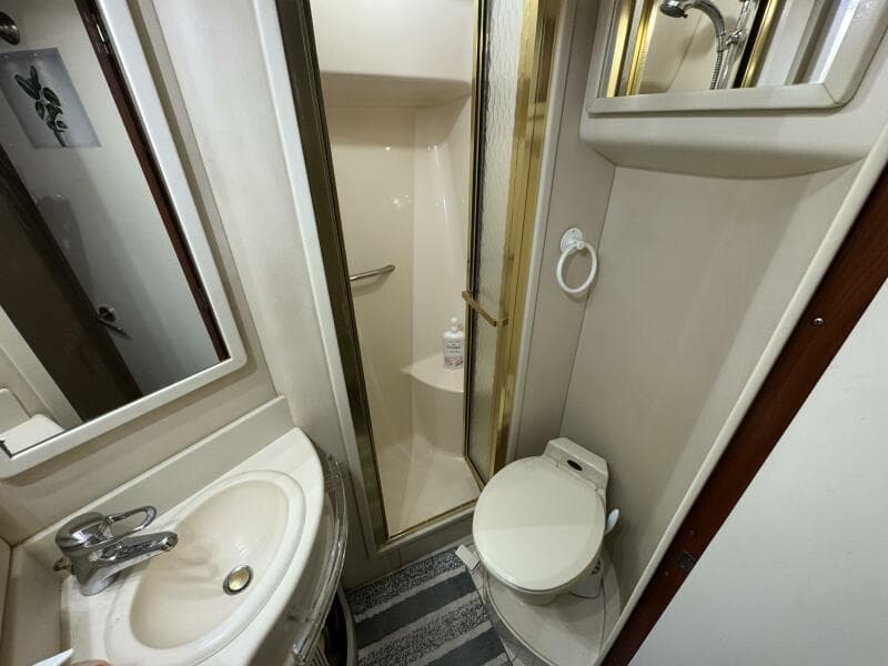 1998 Sea Ray 550 Sedan Bridge