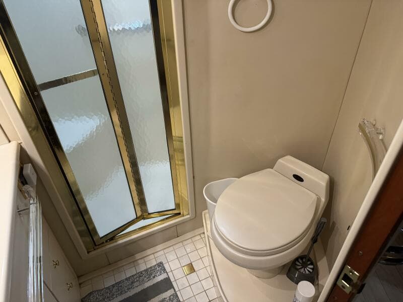 1998 Sea Ray 550 Sedan Bridge