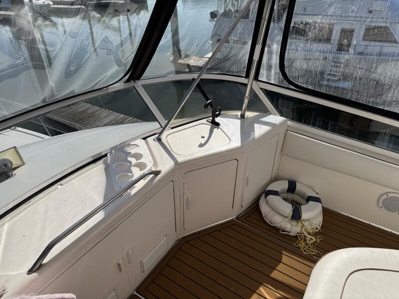 1998 Sea Ray 550 Sedan Bridge
