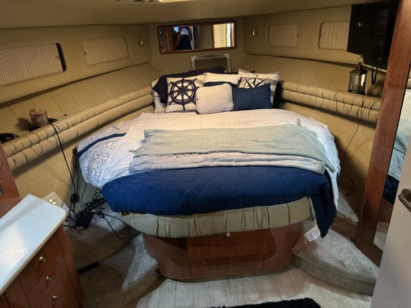 1998 Sea Ray 550 Sedan Bridge