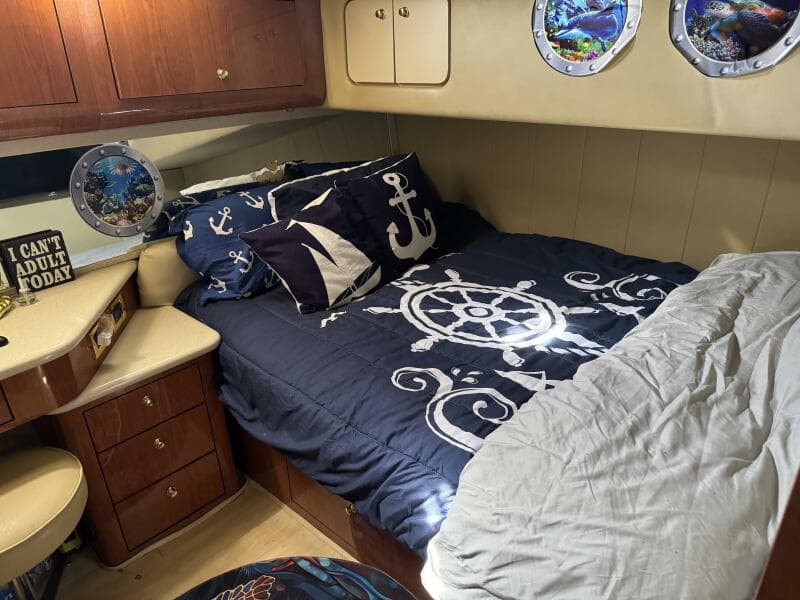 1998 Sea Ray 550 Sedan Bridge