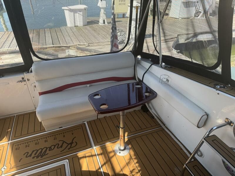 1998 Sea Ray 550 Sedan Bridge