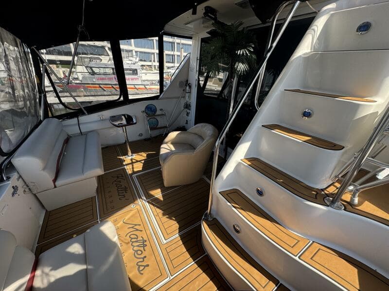 1998 Sea Ray 550 Sedan Bridge