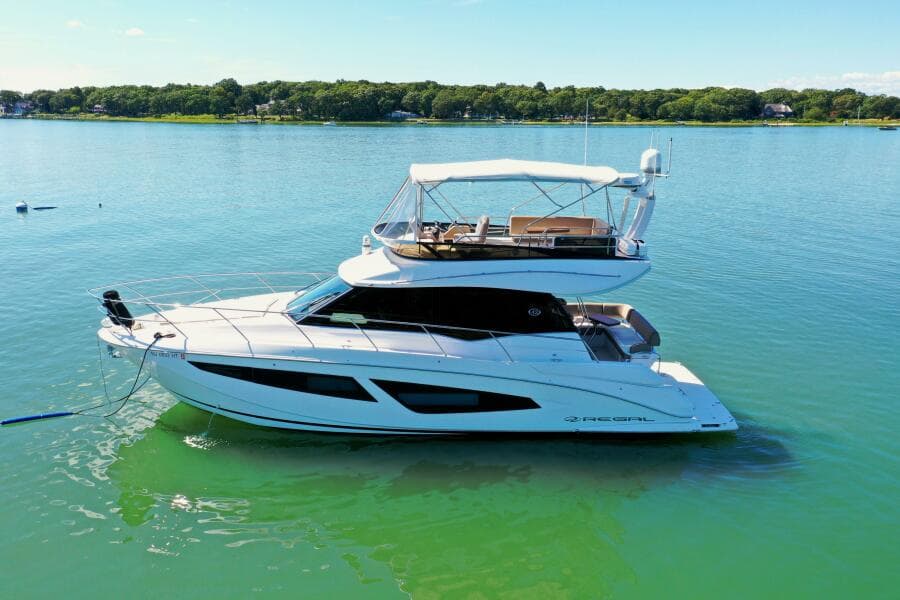 2017 Regal 42 Fly