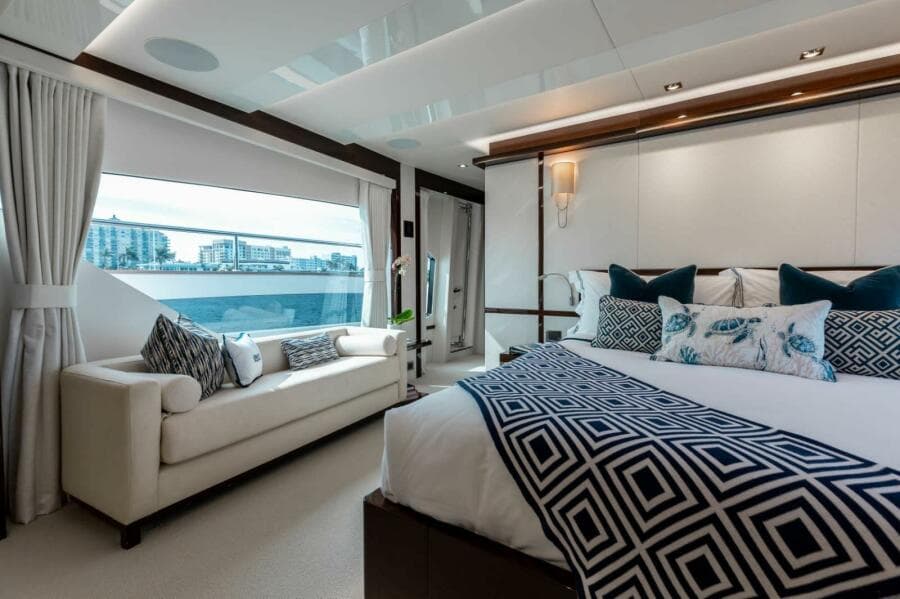 2018 Sunseeker 95 yacht - Photo 30