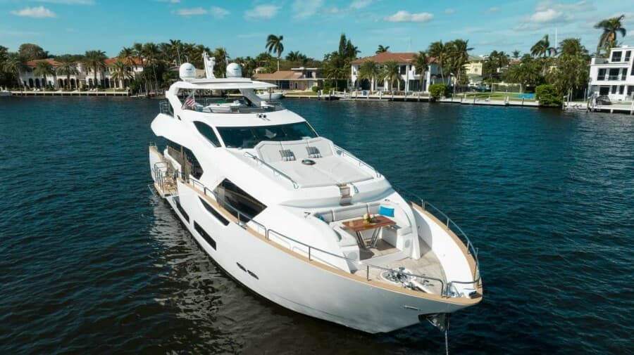 2018 Sunseeker 95 yacht - Photo 1