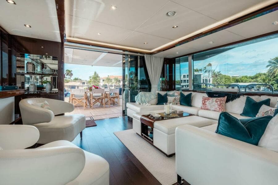2018 Sunseeker 95 yacht - Photo 7